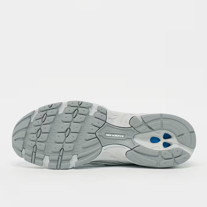 New Balance 740 Silber