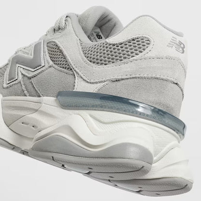 New Balance 9060 Grau